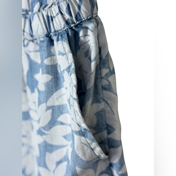 Vineyard Vines Romper Girls M Blue White Floral Chambray Button Elastic Waist - Picture 9 of 14